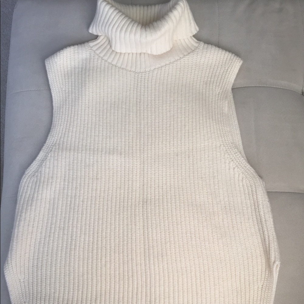 Uniqlo High Low Turtle Sweater